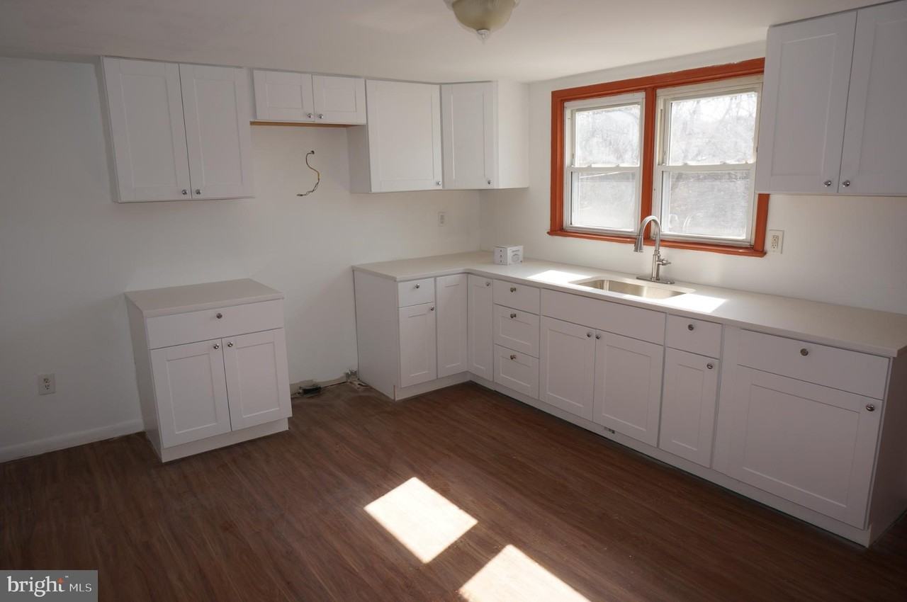 250 E Chestnut St - Photo 4 of 16