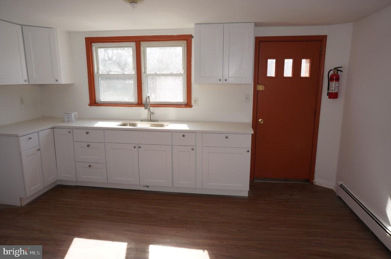 250 E Chestnut St - Photo 5 of 16