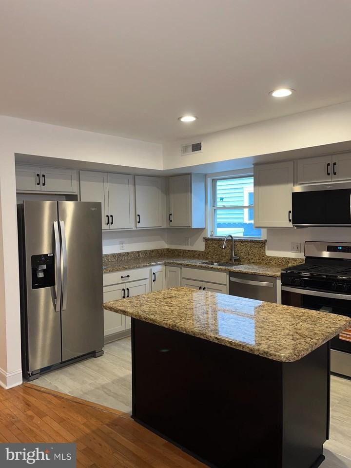 1324 N Hancock St - Photo 2 of 46