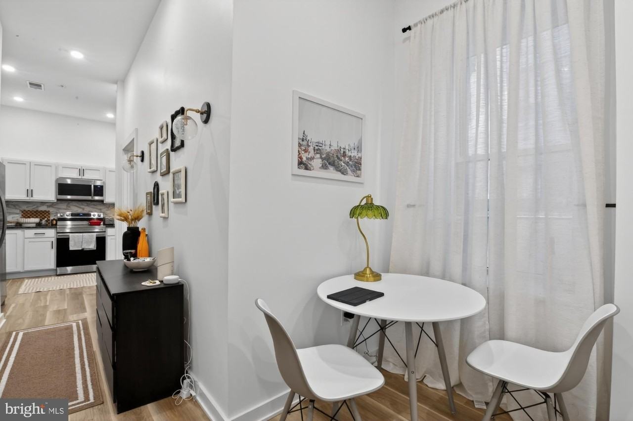 1415 Locust St Apt 502 - Photo 5 of 18