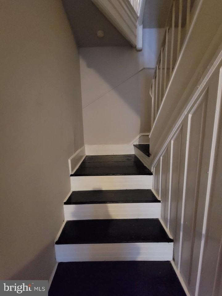 251 S 51st St Apt 2 - Photo 6 of 33