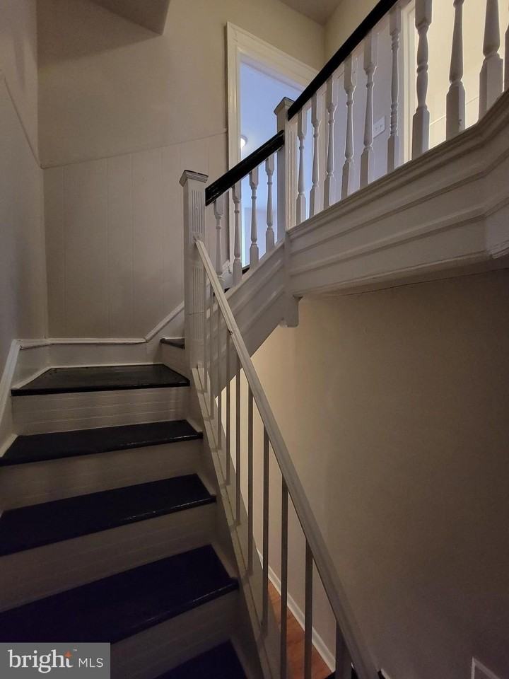 251 S 51st St Apt 2 - Photo 7 of 33