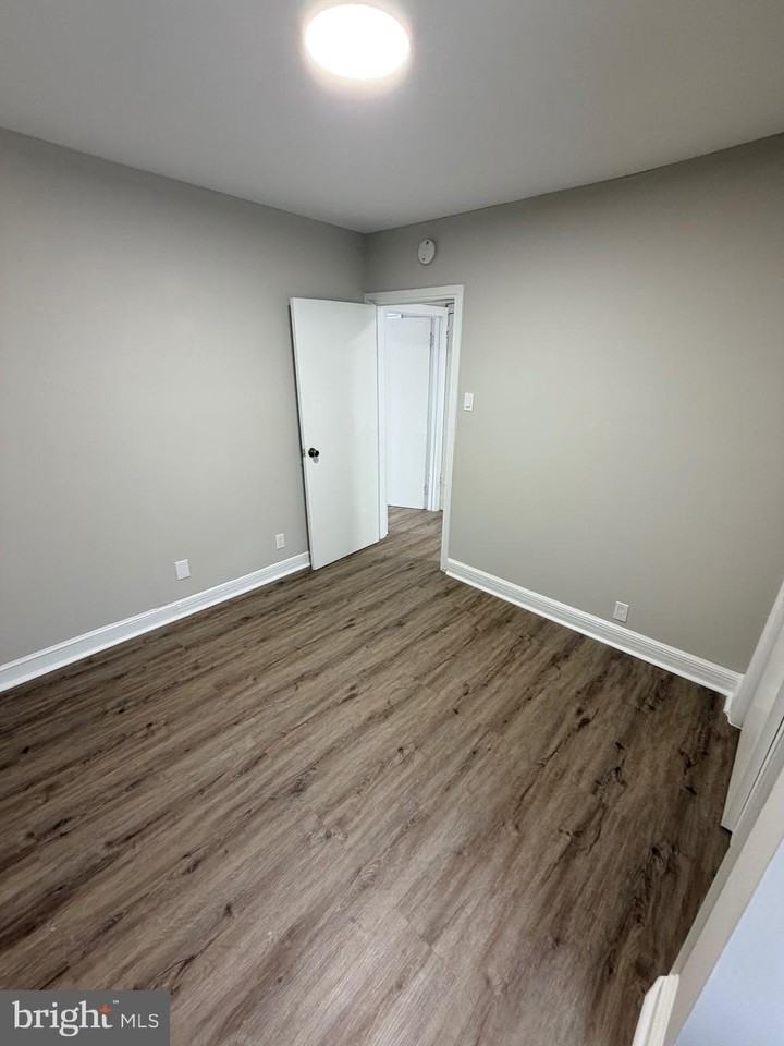 2917 W GIRARD Avenue unit: Second Unit - Photo 5 of 19