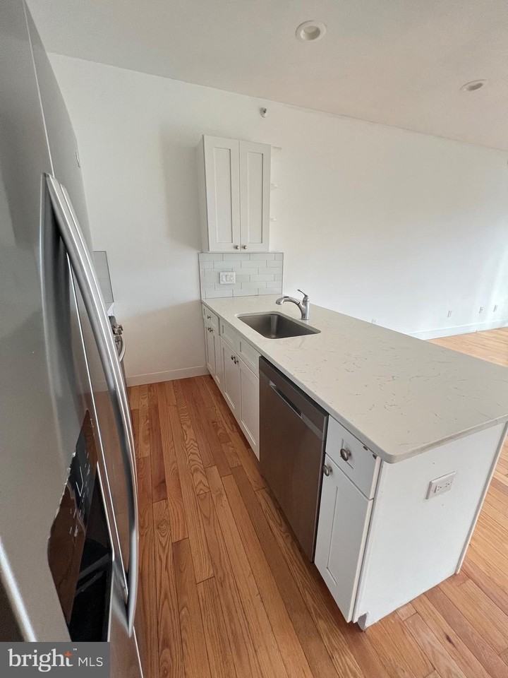 1509 Parrish St Apt 3-11 - Photo 7 of 29