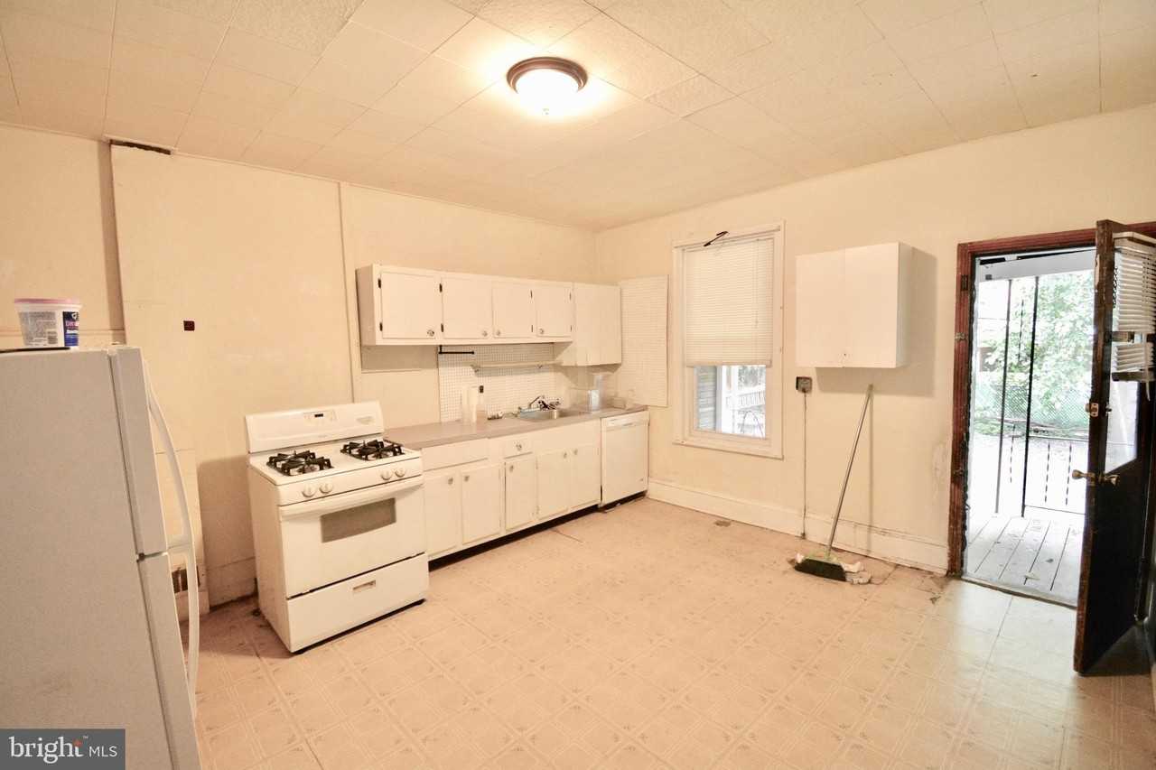 3118 N Shedwick St - Photo 5 of 13