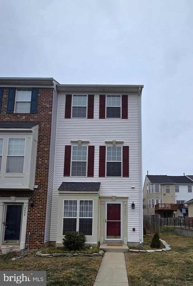 2441 Old Farmhouse Ct - Photo 2 of 16