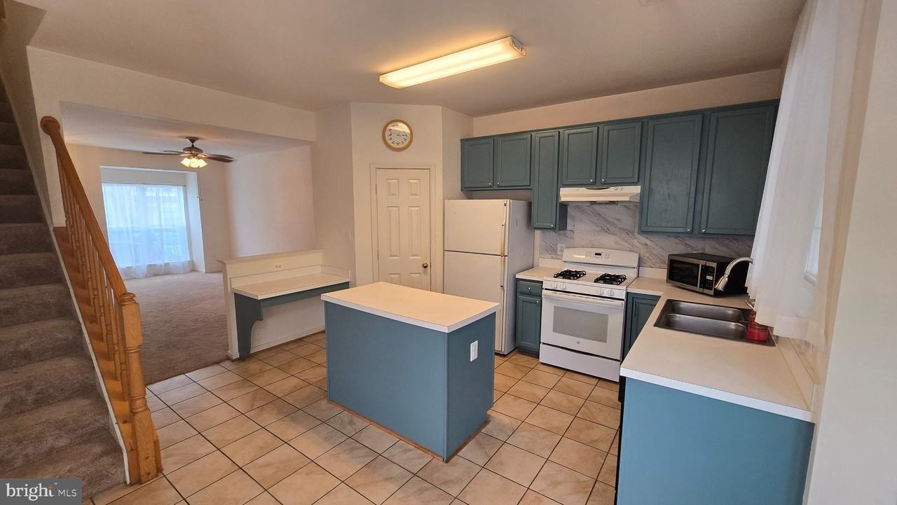 2441 Old Farmhouse Ct - Photo 6 of 16