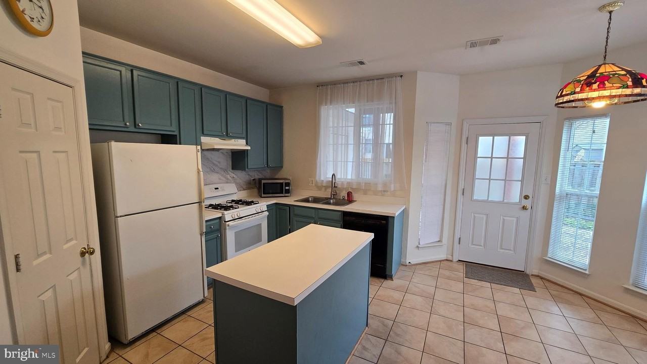 2441 Old Farmhouse Ct - Photo 7 of 16