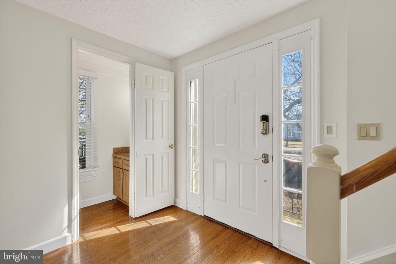 6178 Morning Glory Rd - Photo 3 of 37