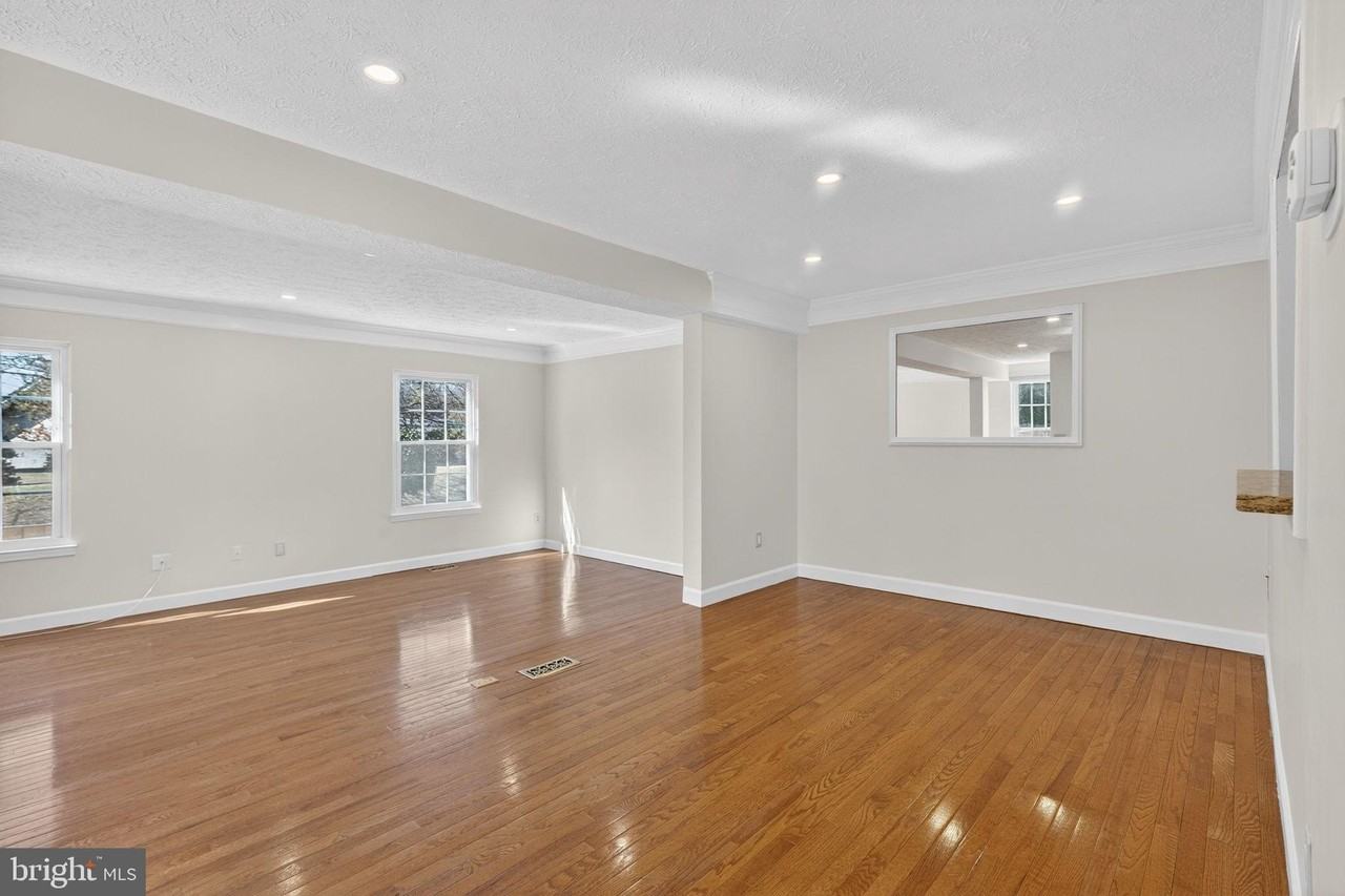 6178 Morning Glory Rd - Photo 4 of 37