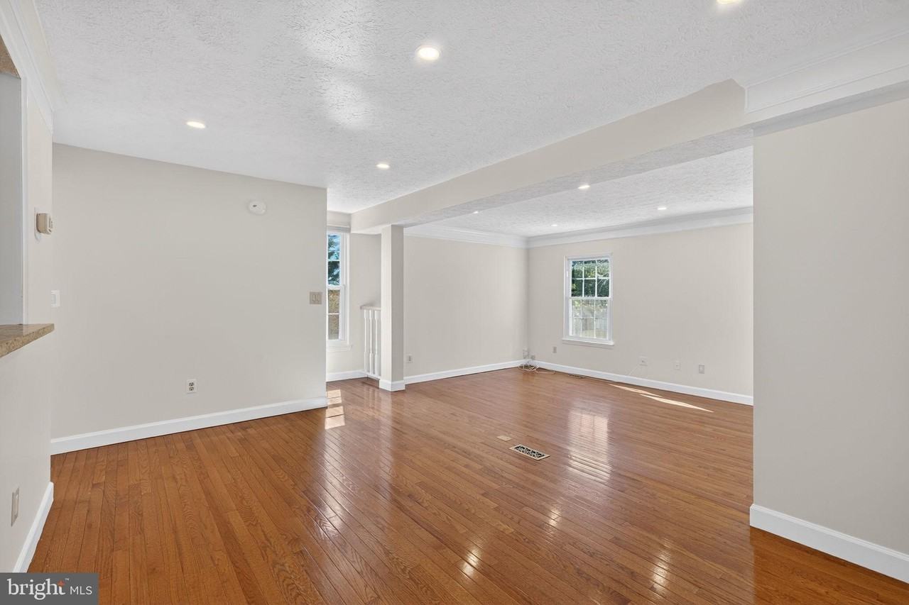 6178 Morning Glory Rd - Photo 6 of 37