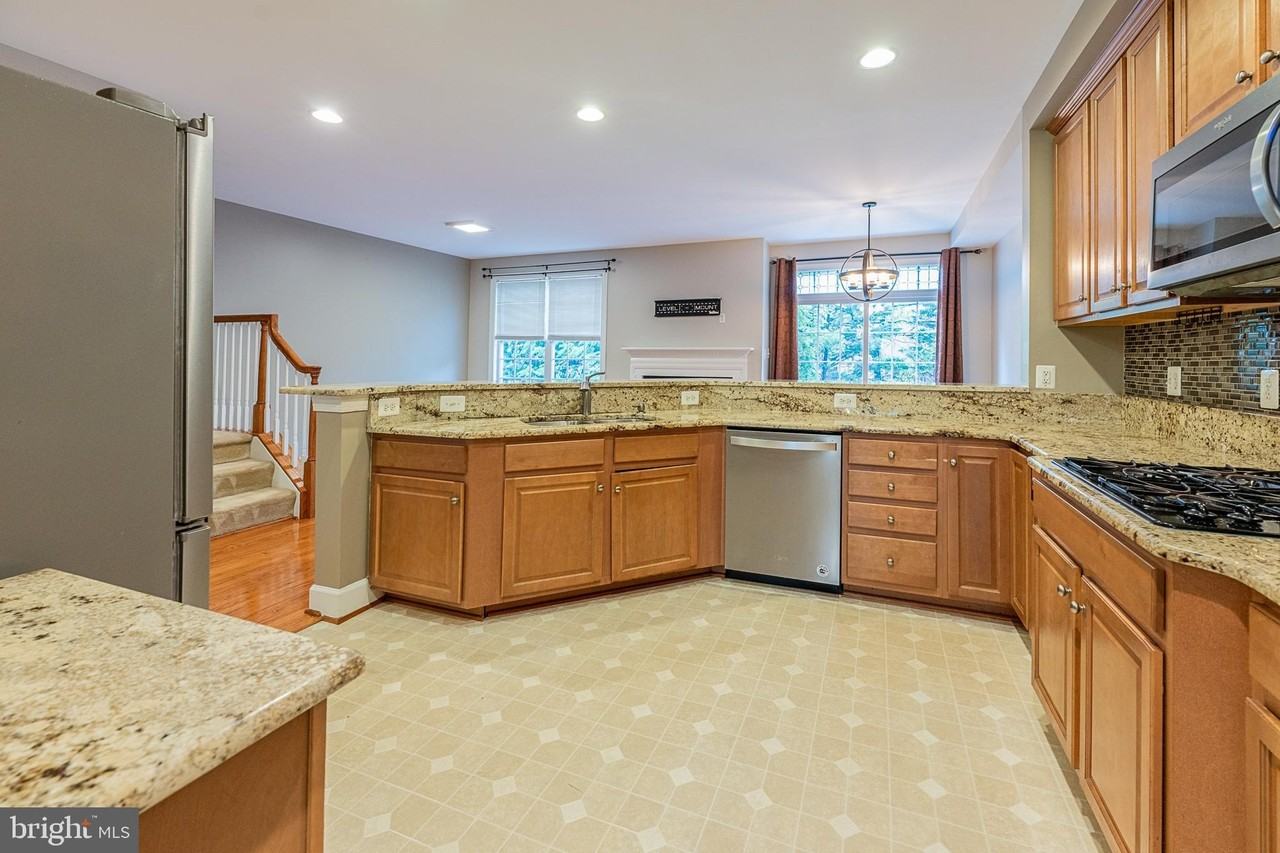 117 Herndon Mill Cir - Photo 4 of 50