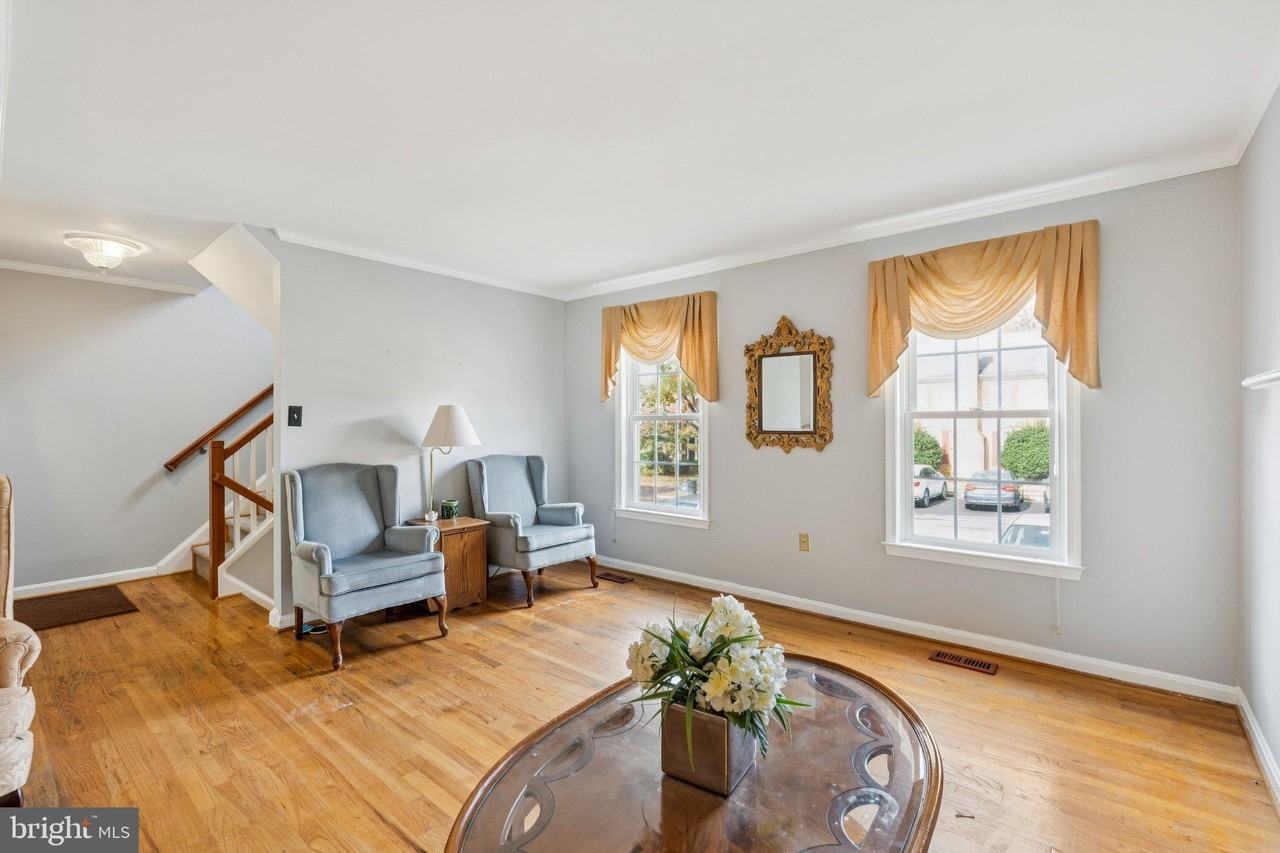 7029 Bradwood Ct - Photo 7 of 43