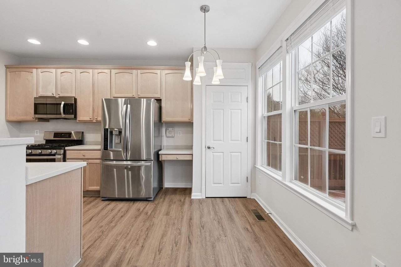 18801 Silverwood Ter - Photo 3 of 45