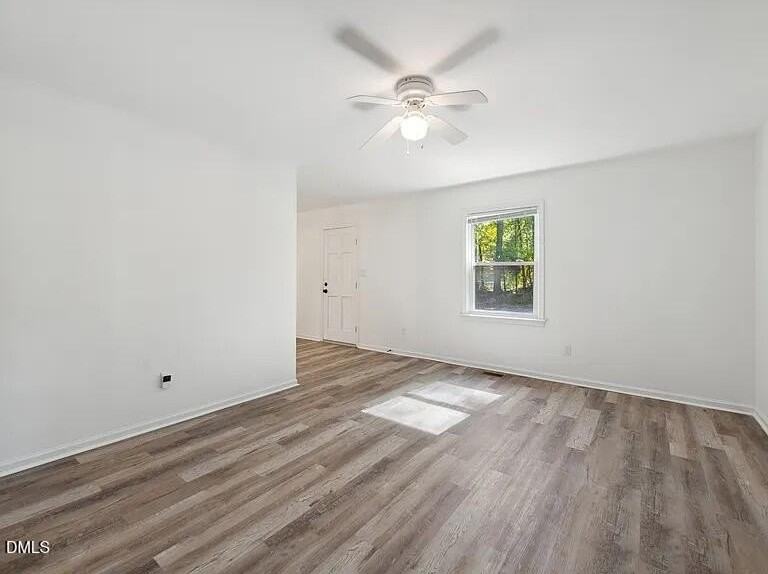 305 S 13th St - Photo 4 of 14