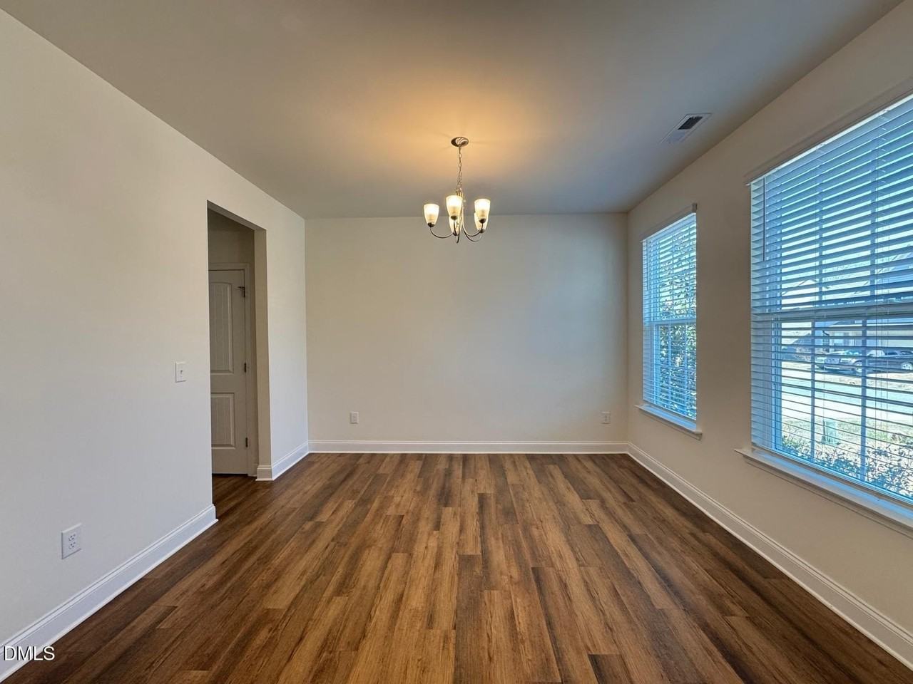 247 Dando St - Photo 3 of 22