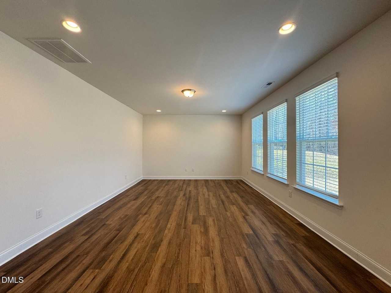 247 Dando St - Photo 6 of 22