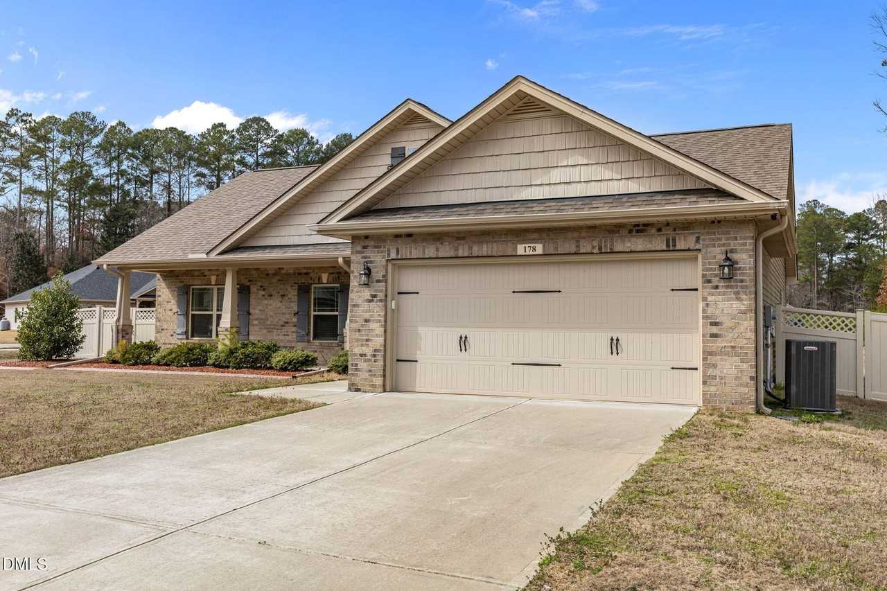 178 Woodwater Cir - Photo 3 of 50