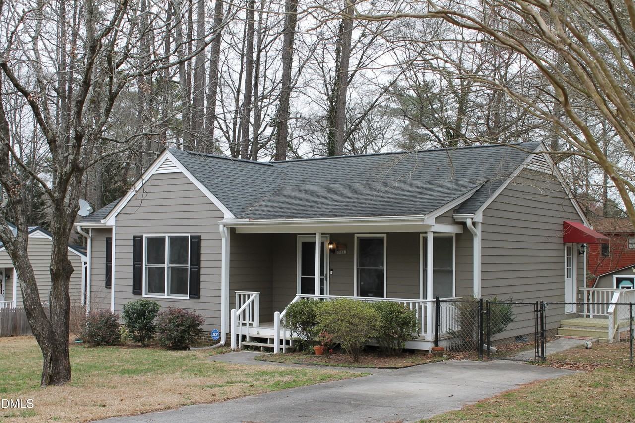 721 S Fuquay Ave - Photo 2 of 20