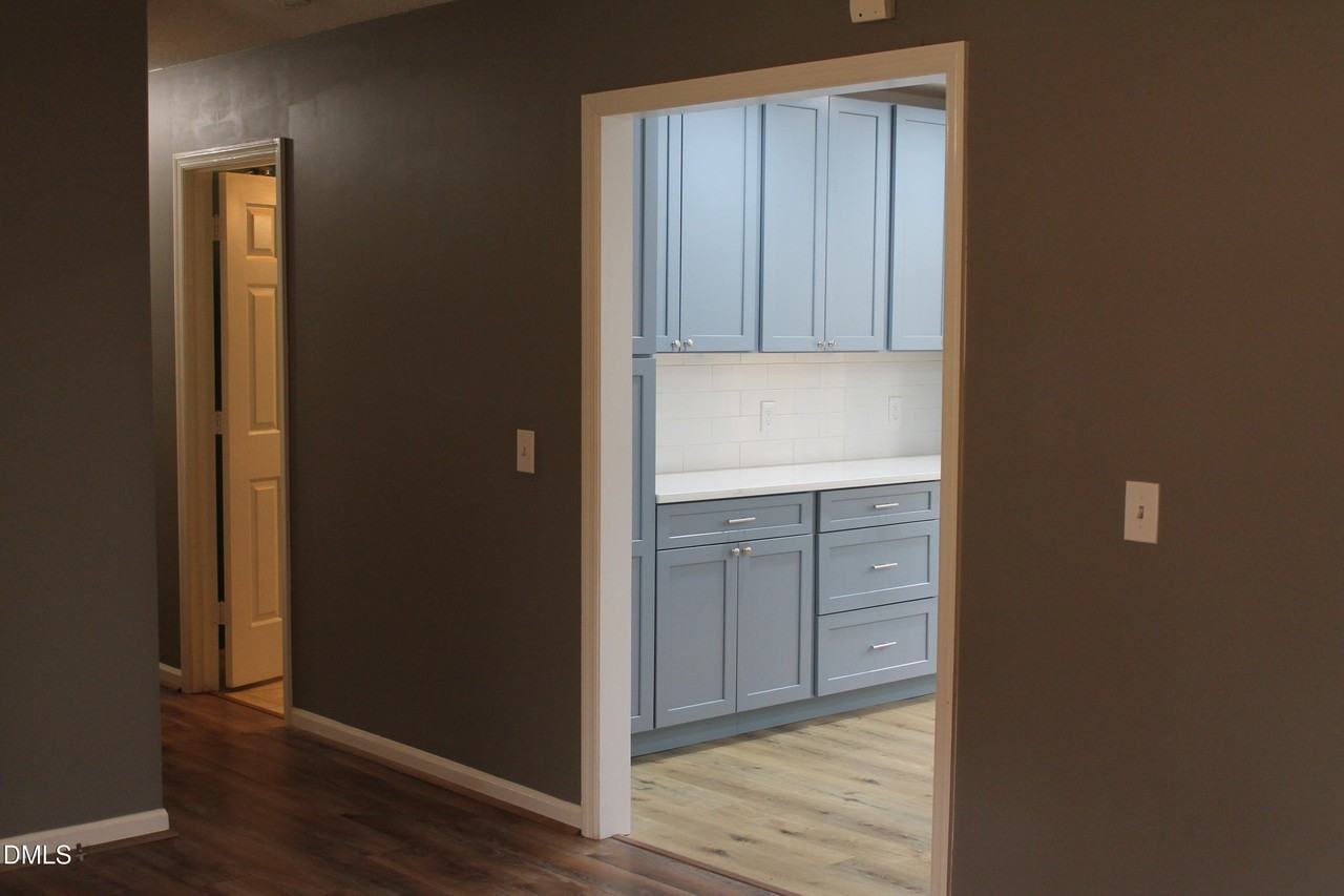 721 S Fuquay Ave - Photo 6 of 20