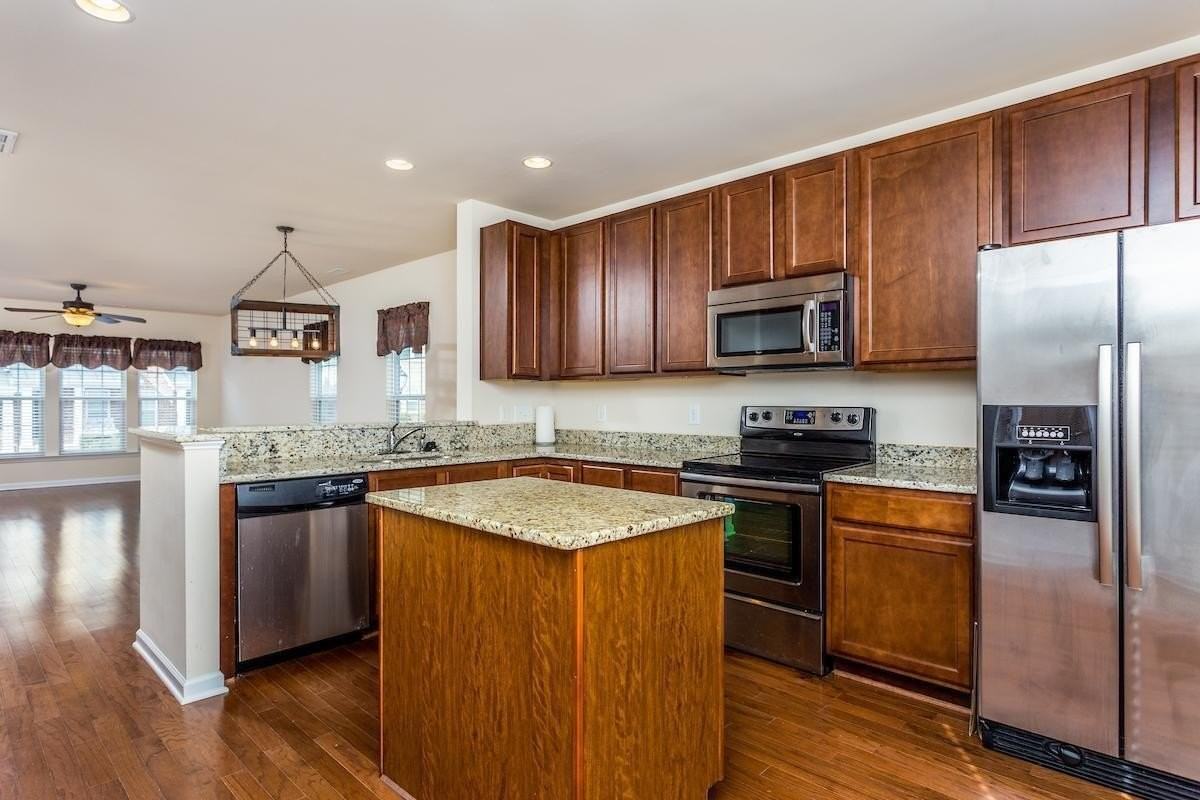 240 Michigan Ave - Photo 3 of 47