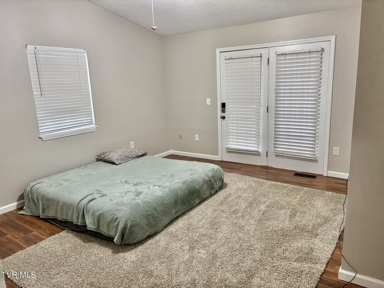 1023 Justus Dr - Photo 7 of 20