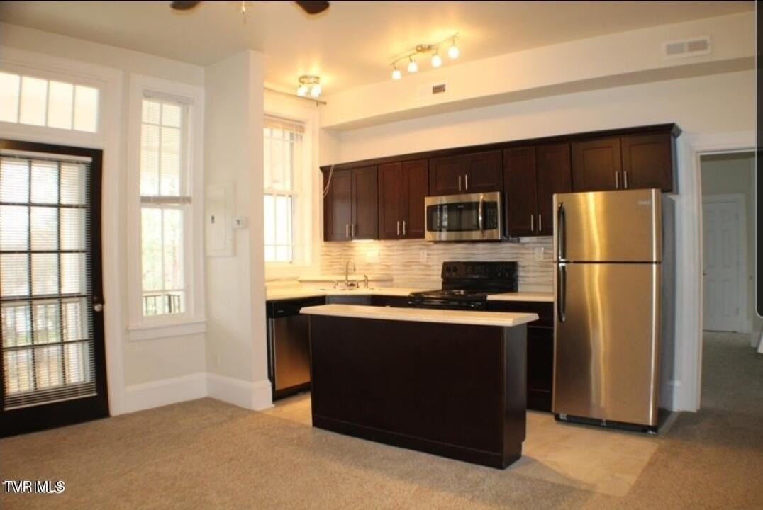 924 Maryland Ave Apt D - Photo 4 of 19