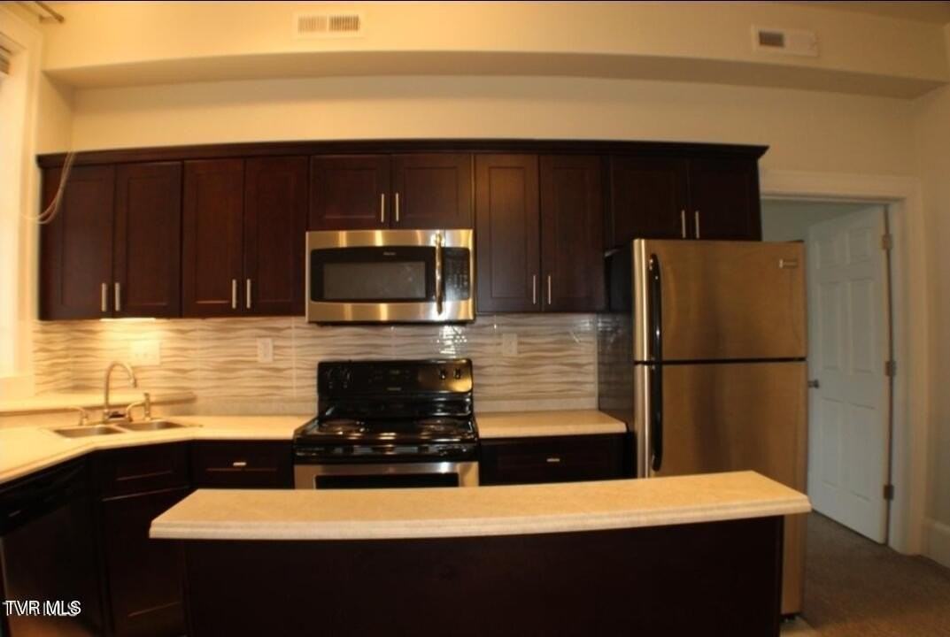 924 Maryland Ave Apt D - Photo 6 of 19