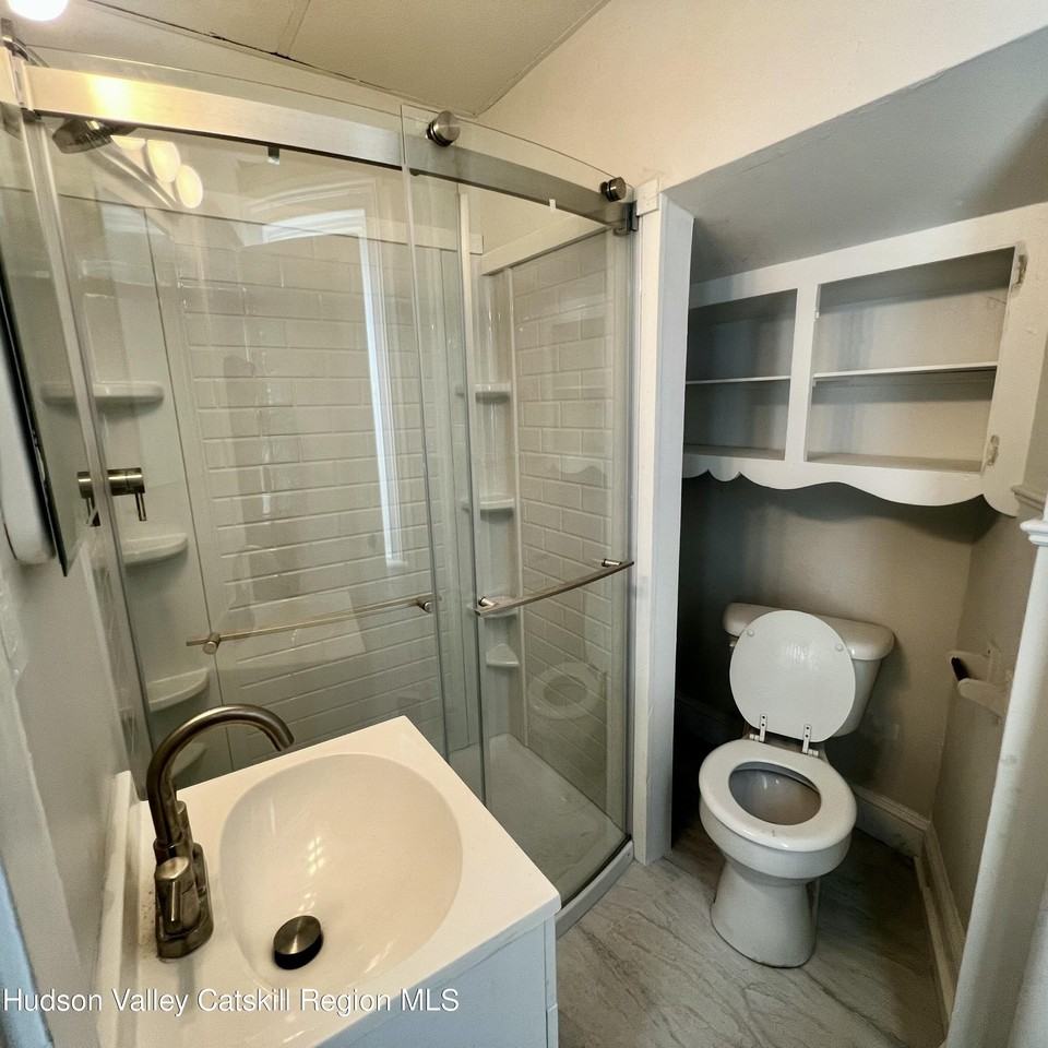 140 Albany Ave Unit 2 - Photo 5 of 17