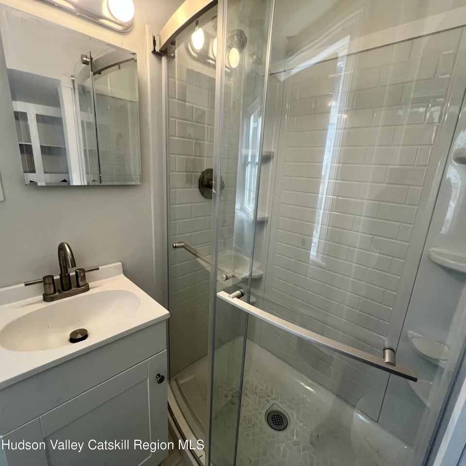 140 Albany Ave Unit 2 - Photo 6 of 17