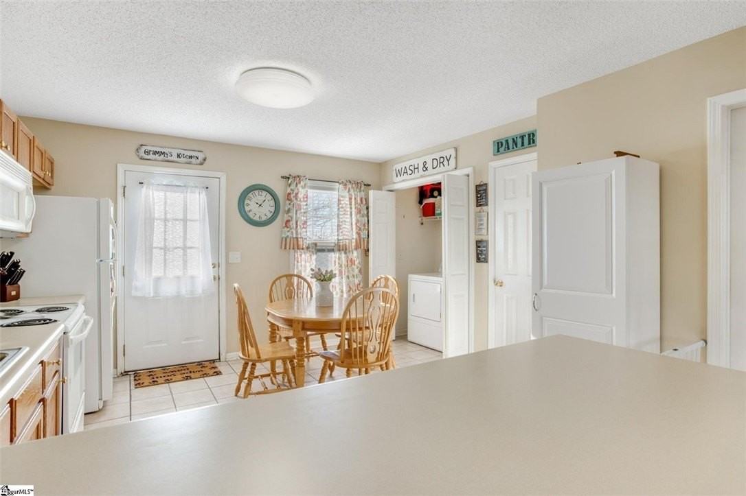 213 Springfield Cir Unit A - Photo 3 of 6