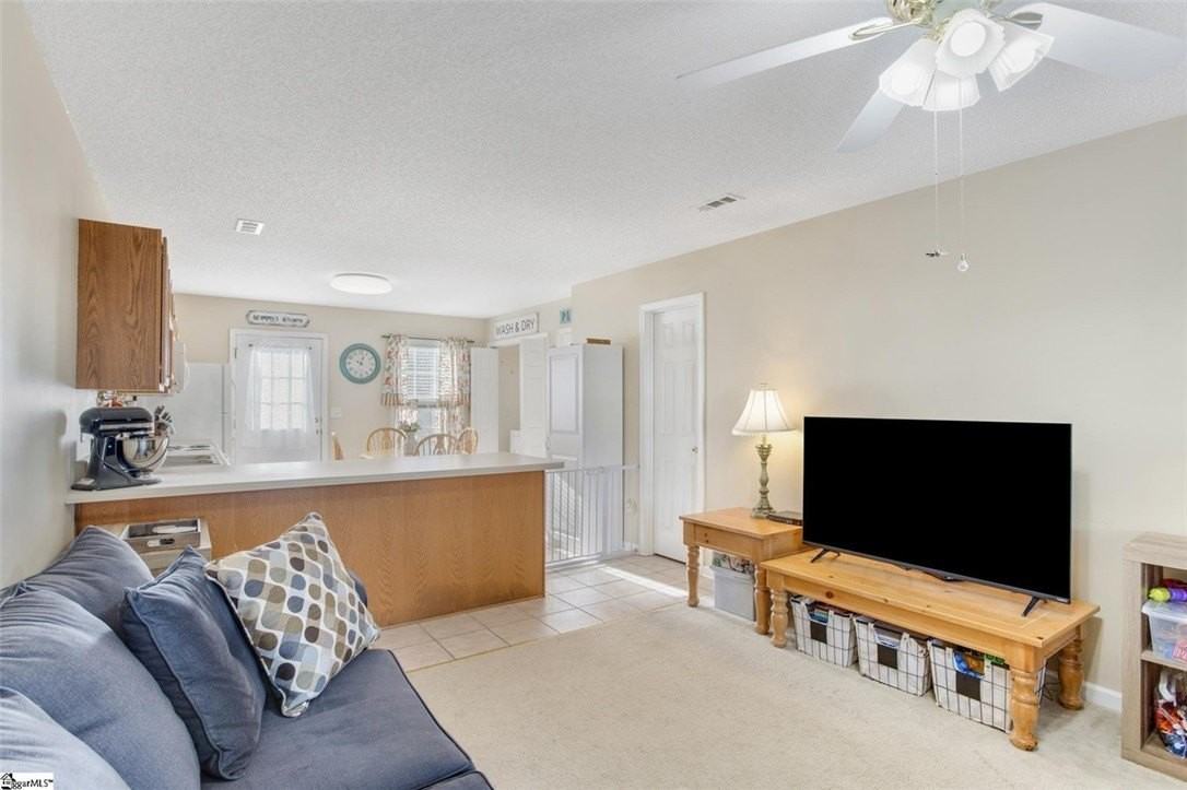 213 Springfield Cir Unit A - Photo 4 of 6