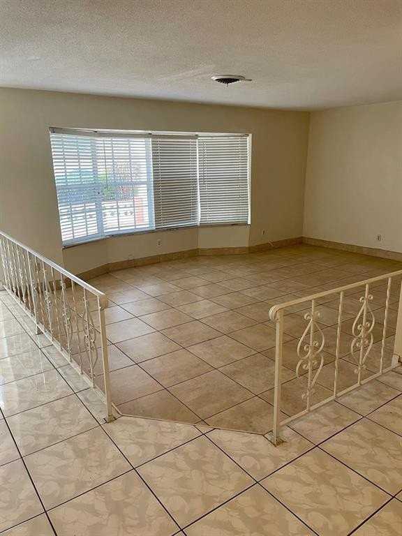 4360 Nw 41st Ter - Photo 4 of 16