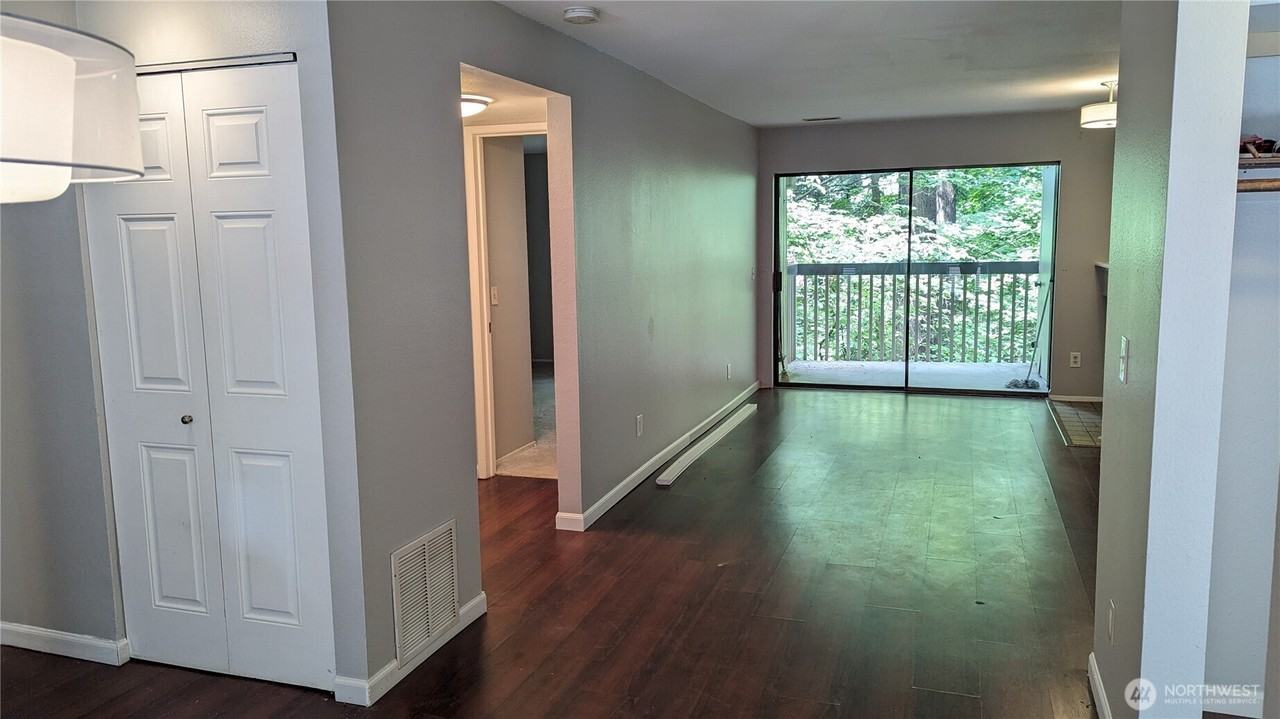 10819 Ne 37th Pl ##107 - Photo 4 of 19