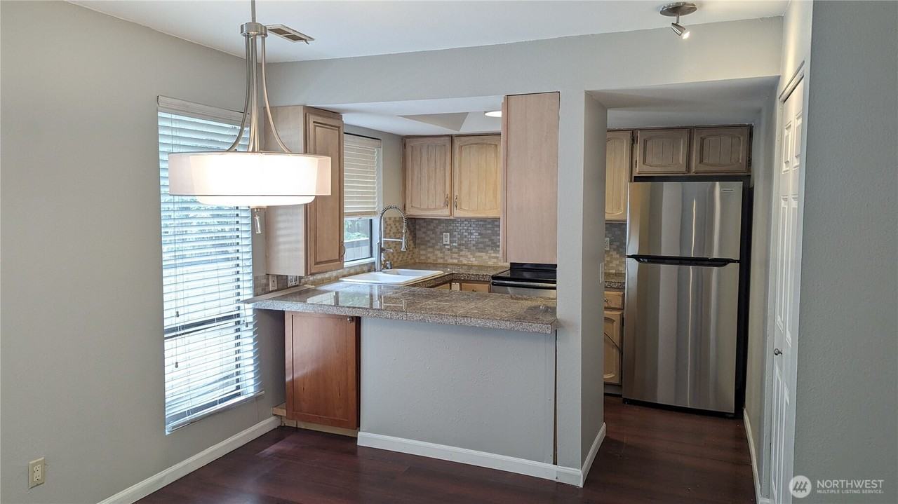 10819 Ne 37th Pl ##107 - Photo 7 of 19