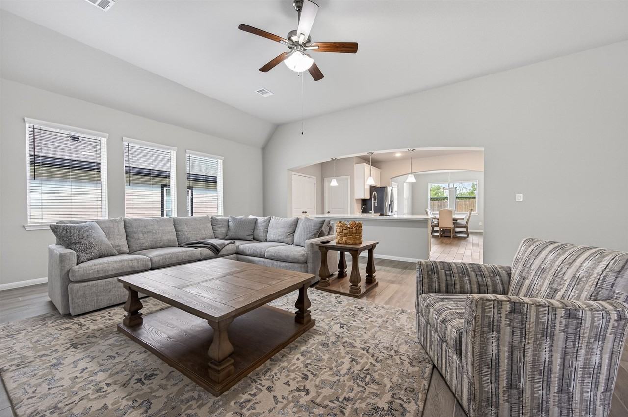 11676 Whirlaway Dr - Photo 6 of 41