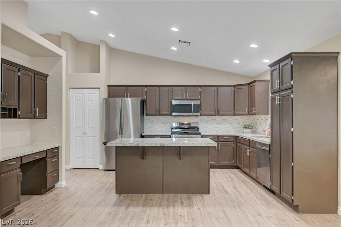 904 Swift Bear St - Photo 7 of 50