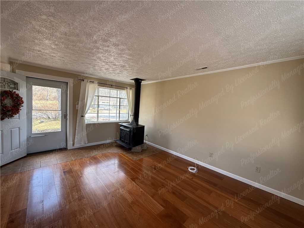 793 Country View Dr - Photo 7 of 32