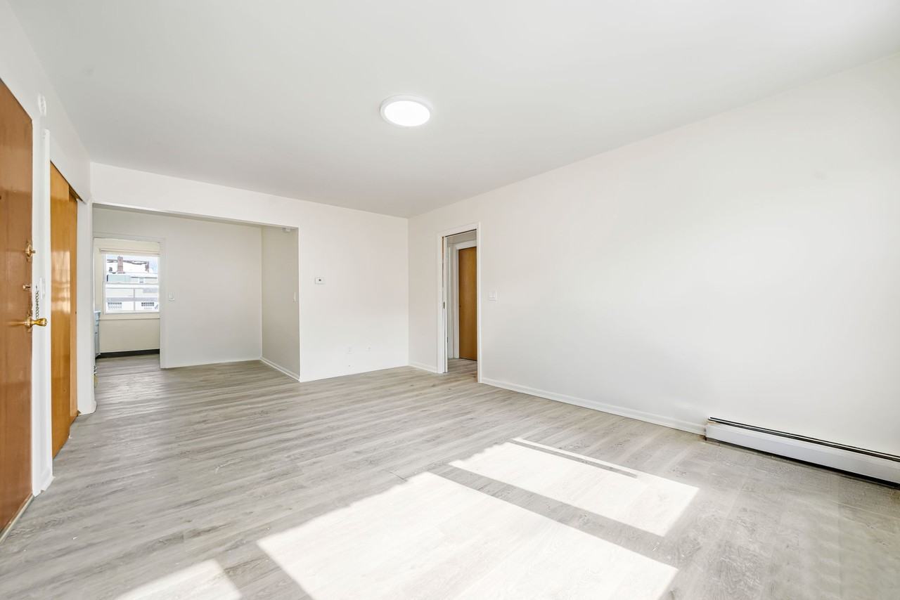 209 Park Ave Apt C1 - Photo 4 of 10