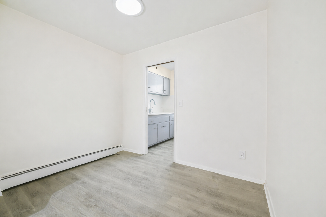 209 Park Ave Apt C1 - Photo 6 of 10