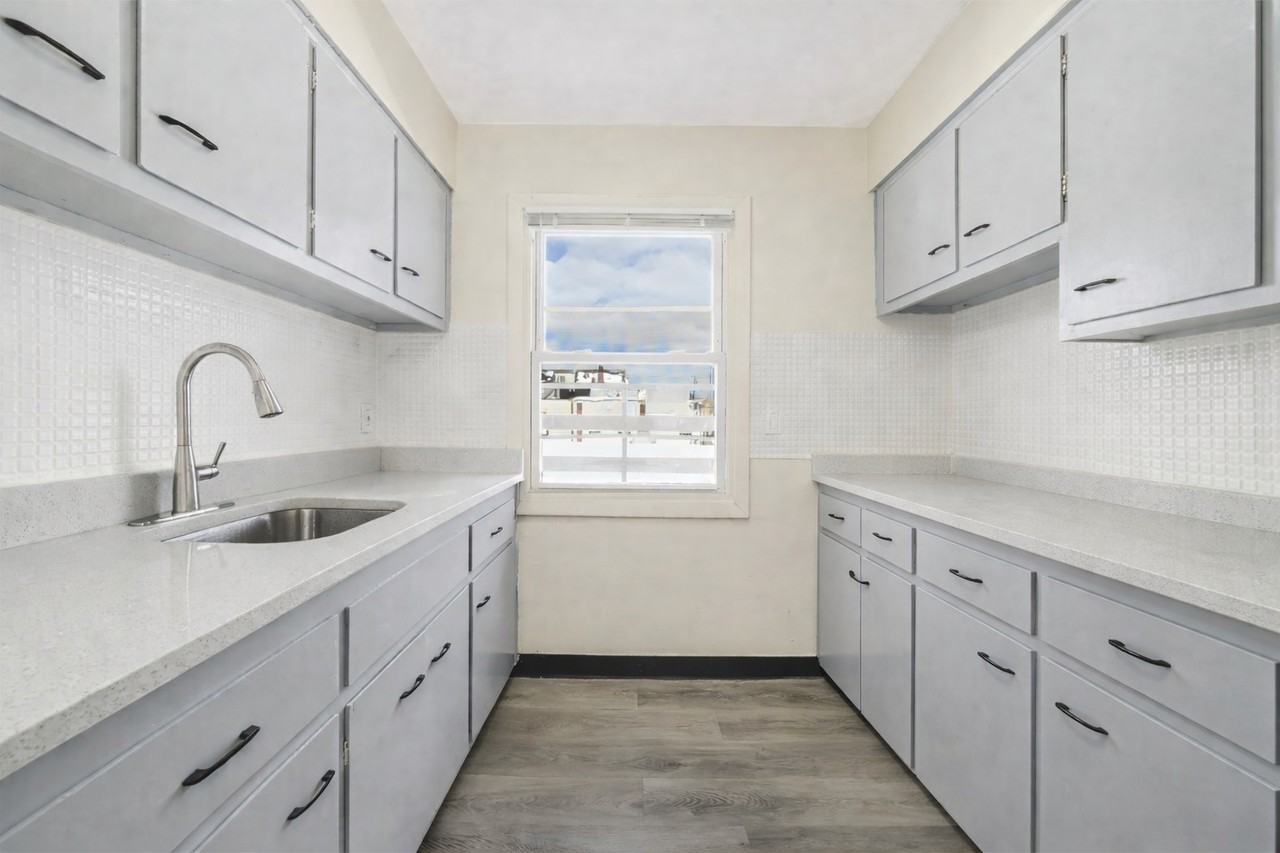 209 Park Ave Apt C1 - Photo 7 of 10