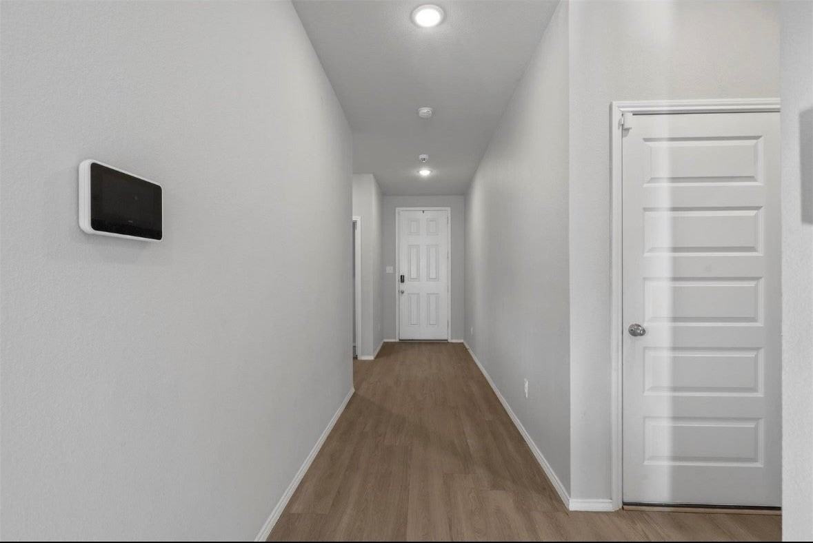 7600 Gangway Dr - Photo 3 of 8