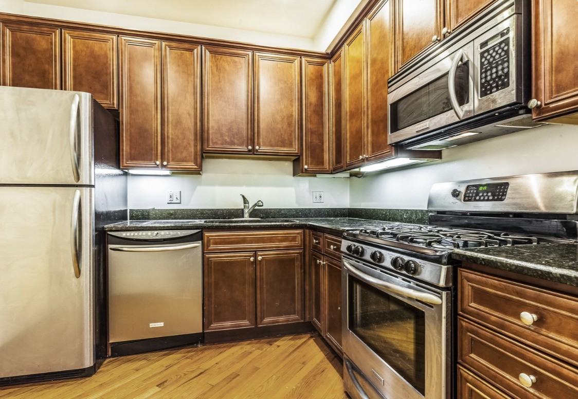 5323 S Harper Ave - Photo 2 of 9