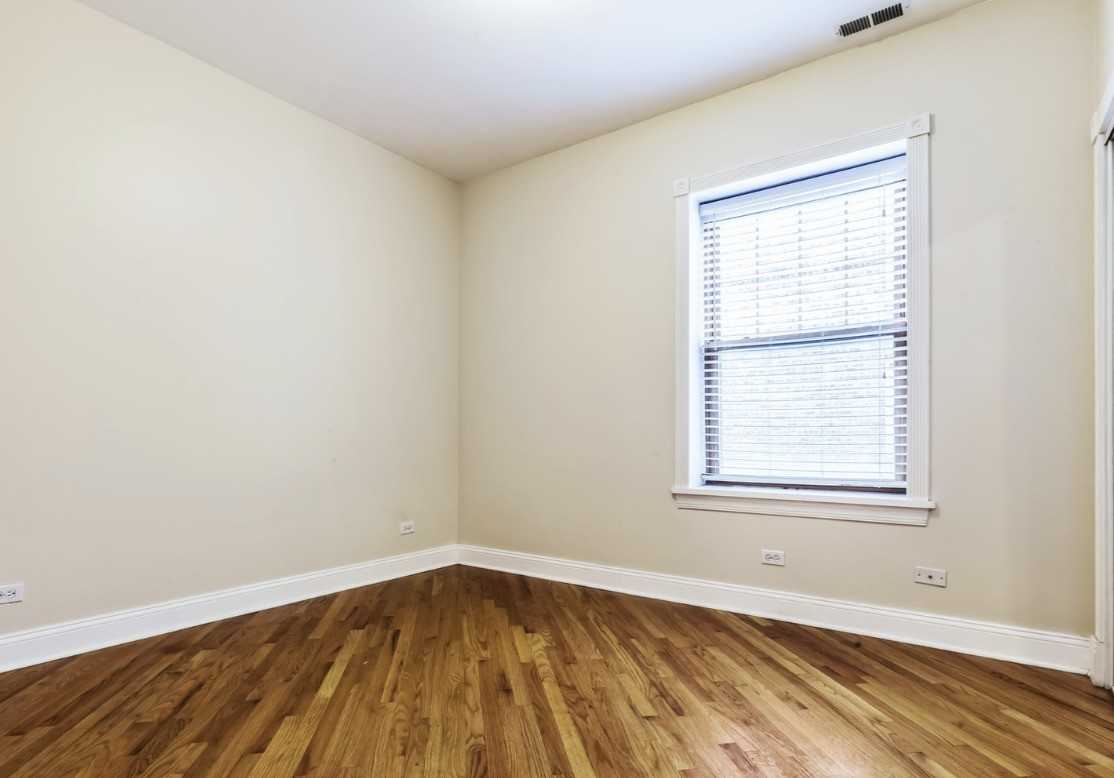 5323 S Harper Ave - Photo 7 of 9