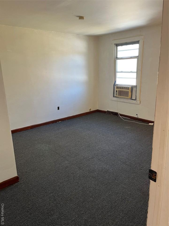 158 Jersey Ave - Photo 7 of 8