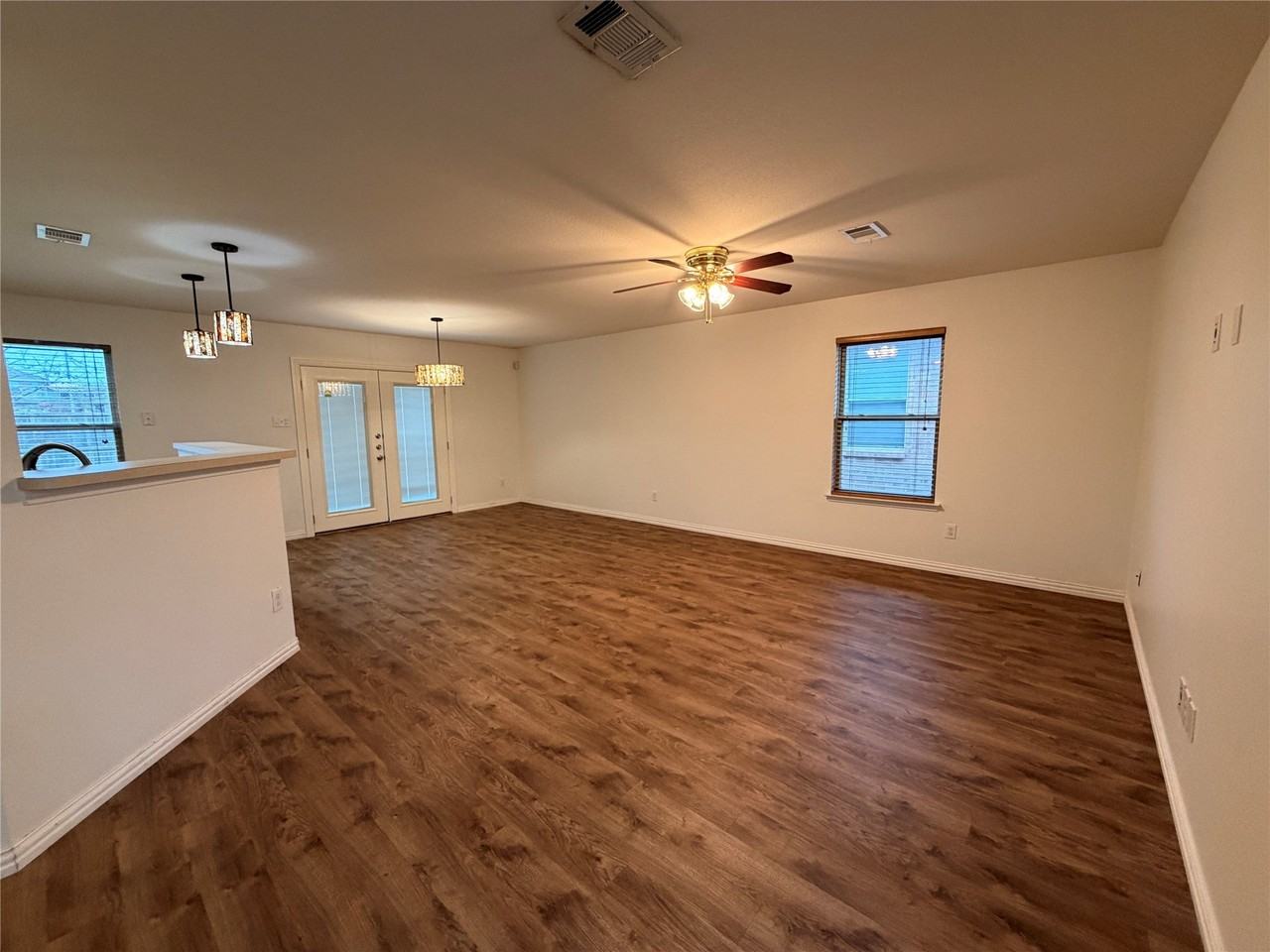 933 Newberry Trl - Photo 6 of 17