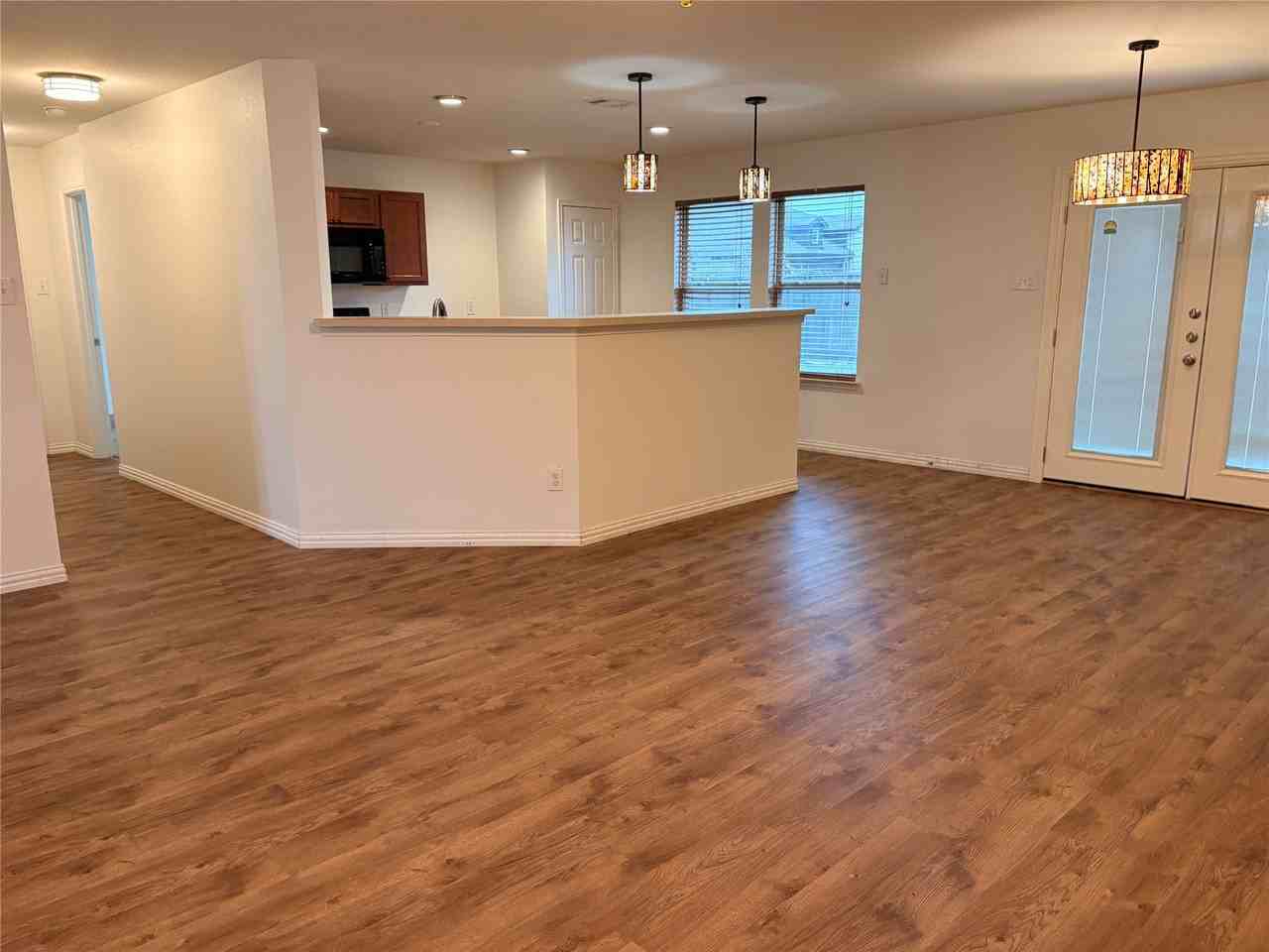 933 Newberry Trl - Photo 7 of 17