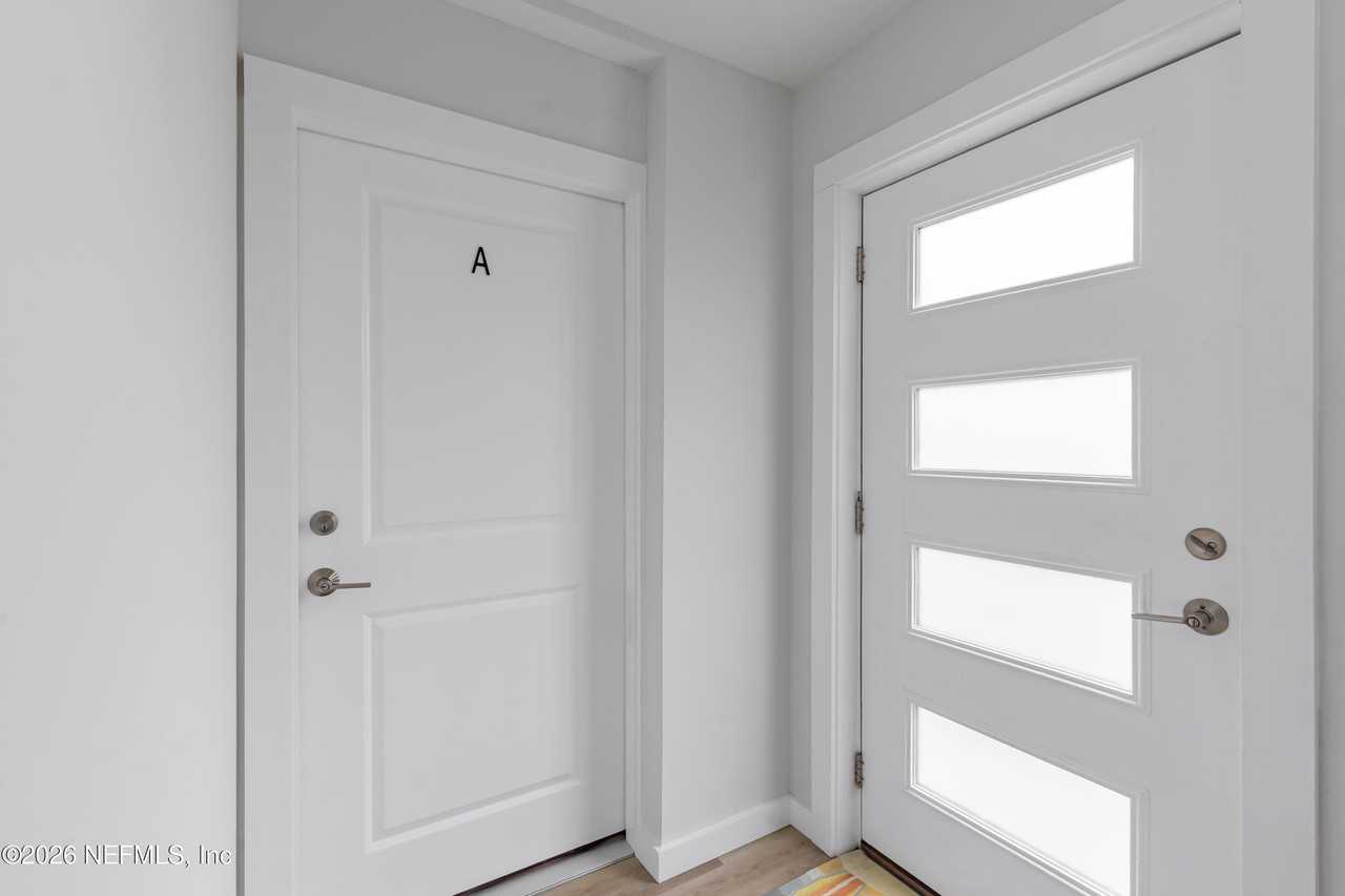 221 19th Ave N - Photo 4 of 30