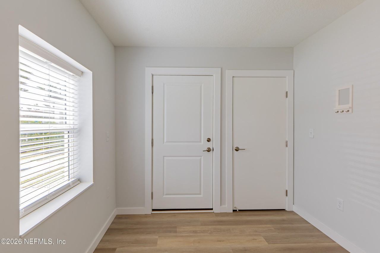 221 19th Ave N - Photo 6 of 30