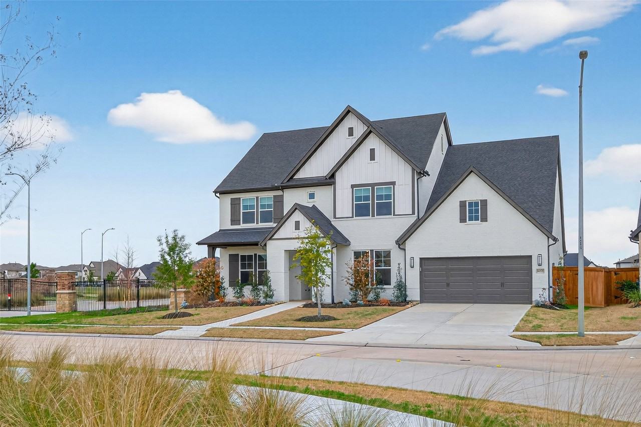 14327 Vista View Dr - Photo 2 of 50